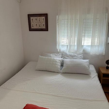 Themis Apart Hotel Kotor Bagian luar foto