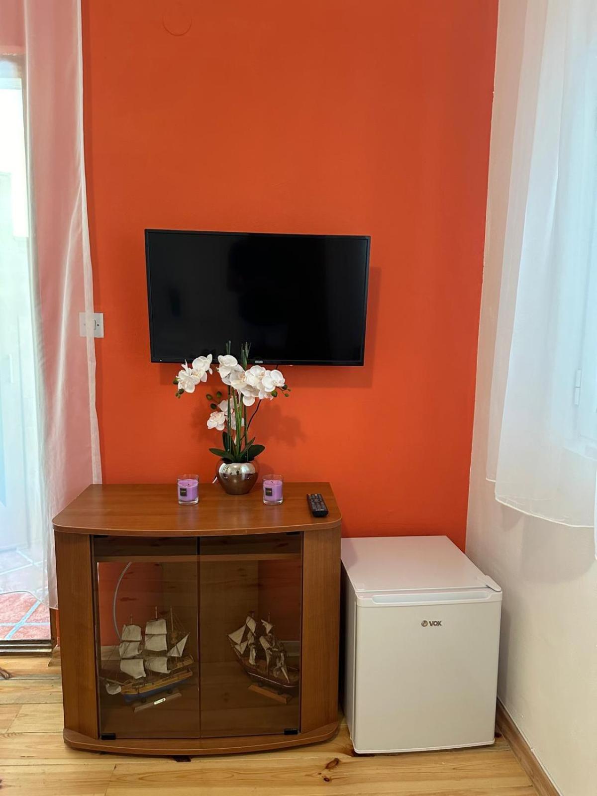 Themis Apart Hotel Kotor Bagian luar foto