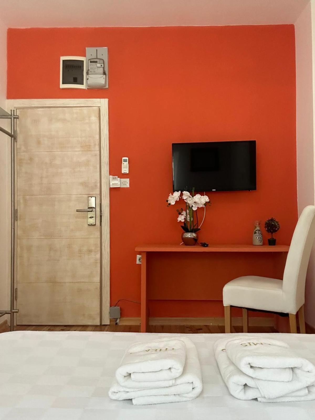 Themis Apart Hotel Kotor Bagian luar foto