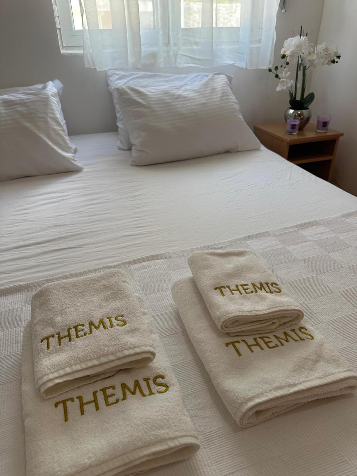 Themis Apart Hotel Kotor Bagian luar foto