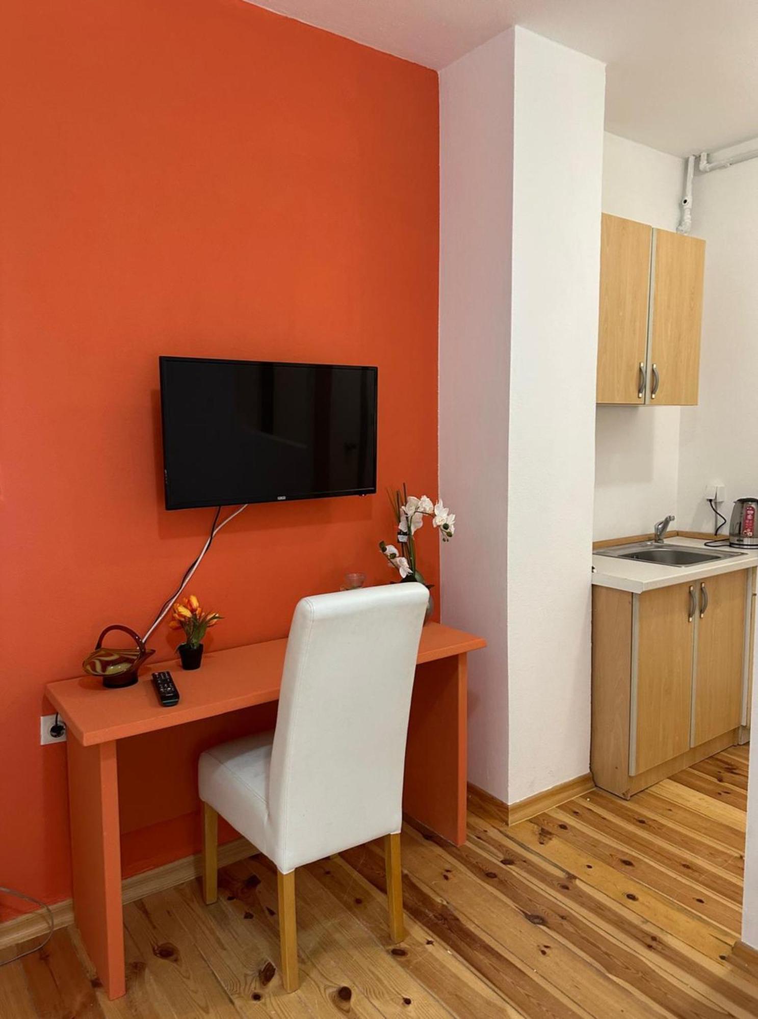 Themis Apart Hotel Kotor Bagian luar foto